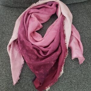 GUC Authentic Pink Ombre Louis Vuitton Monogram Shawl 💗